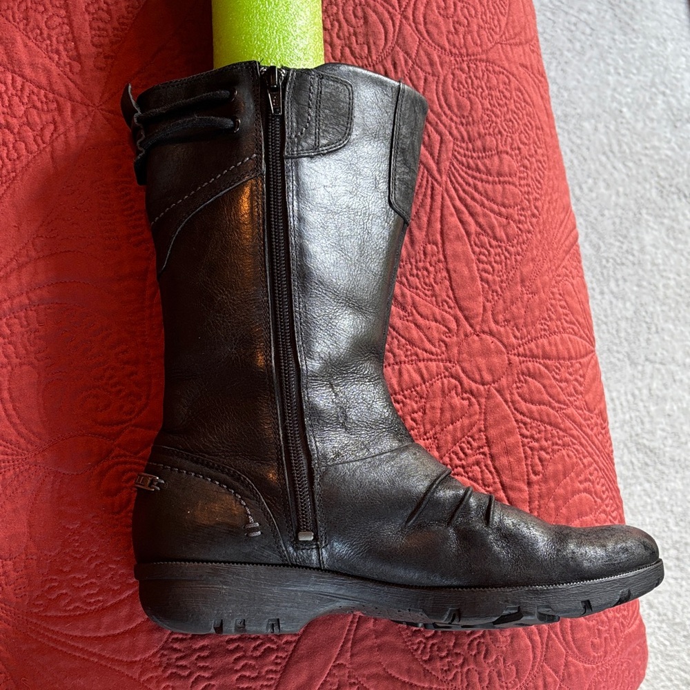 MERRELL Vera  Stylish Black Leather Women's Boots